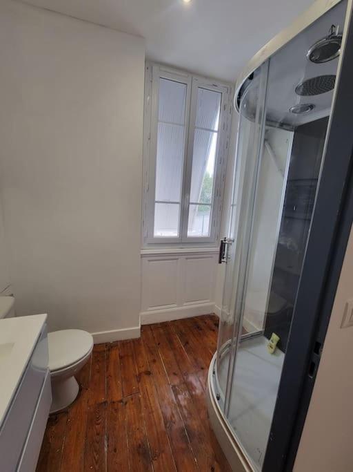 Appartement De Charme Avec Tomettes Et Parquet Graulhet Экстерьер фото